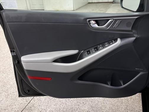 2022 Hyundai IONIQ Hybrid Limited