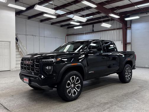 2024 GMC Canyon AT4
