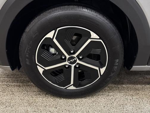 2025 Kia Niro Plug-In Hybrid EX