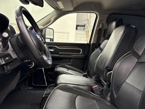 2024 RAM 2500 Laramie Crew Cab 4x4 6'4' Box