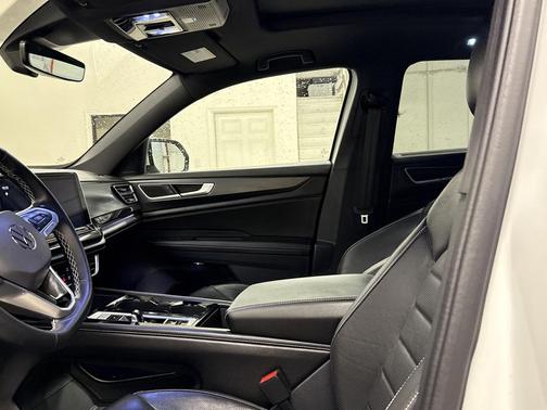 2024 Volkswagen Atlas Cross Sport 2.0T SEL