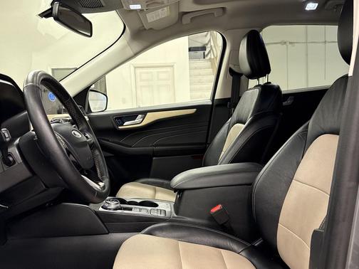 2021 Ford Escape Titanium