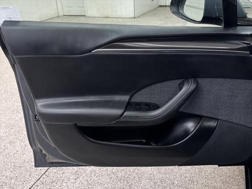 2022 Tesla Model S Plaid
