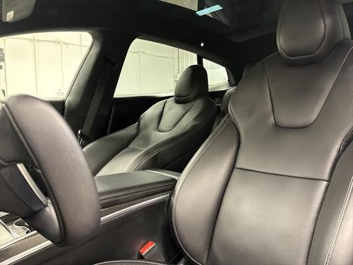 2022 Tesla Model S Plaid
