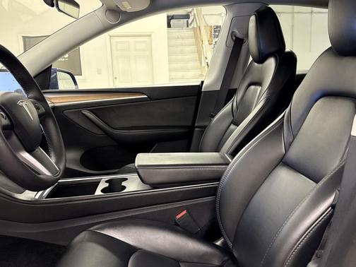 2024 Tesla Model Y Long Range Dual Motor All-Wheel Drive