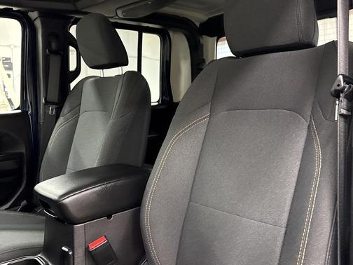 2025 Jeep Gladiator Nighthawk