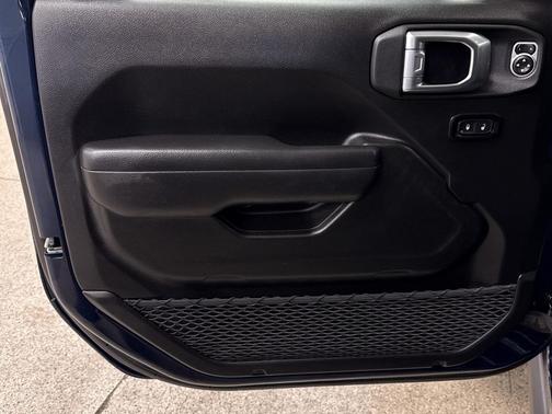 2025 Jeep Gladiator Nighthawk