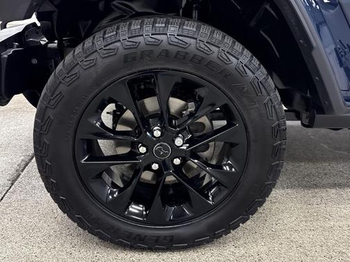 2025 Jeep Gladiator Nighthawk