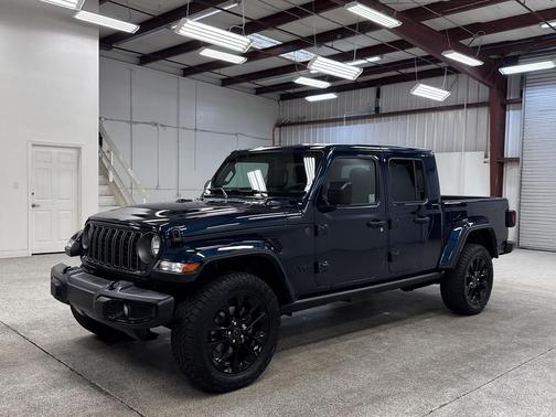 2025 Jeep Gladiator Nighthawk