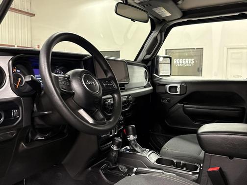 2025 Jeep Gladiator Nighthawk