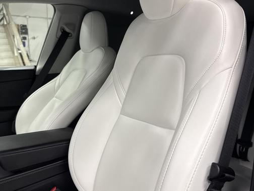 2024 Tesla Model Y Base