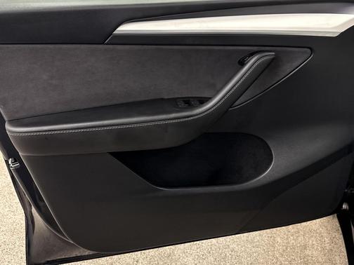 2024 Tesla Model Y Base