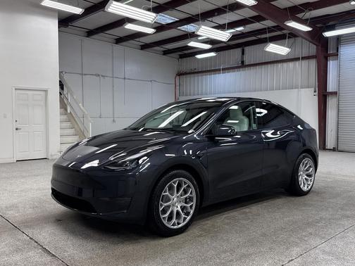 2024 Tesla Model Y Base