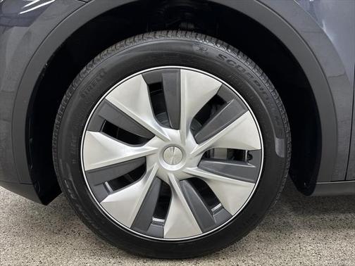 2024 Tesla Model Y Long Range Dual Motor All-Wheel Drive