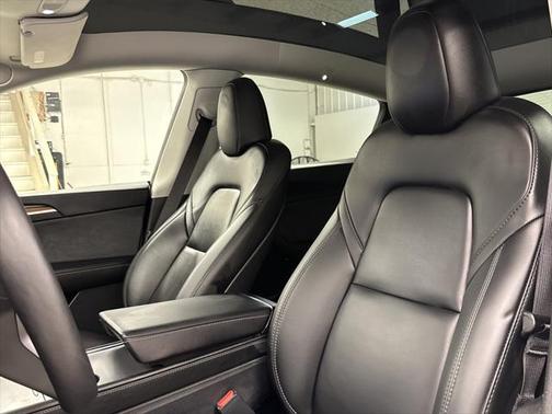 2024 Tesla Model Y RWD