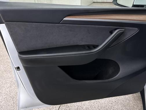2024 Tesla Model Y RWD
