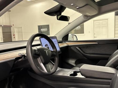 2024 Tesla Model Y RWD