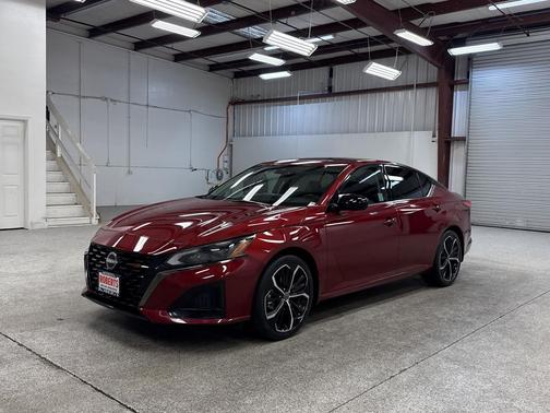 2023 Nissan Altima SR FWD