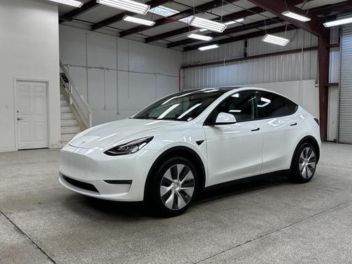 2021 Tesla Model Y Standard Range Rear-Wheel Drive