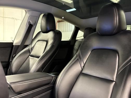 2024 Tesla Model Y Long Range Dual Motor All-Wheel Drive