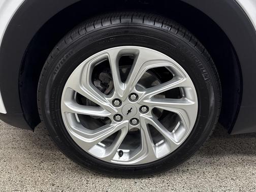 2023 Chevrolet Bolt EUV FWD LT