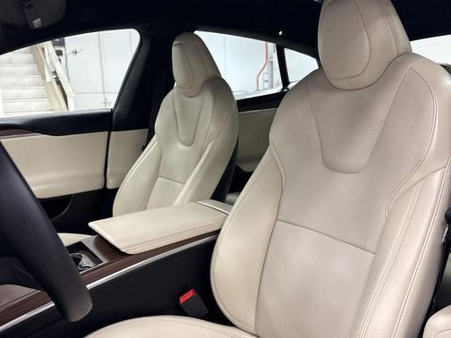 2022 Tesla Model S Base