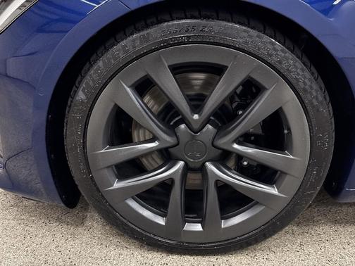 2022 Tesla Model S Base