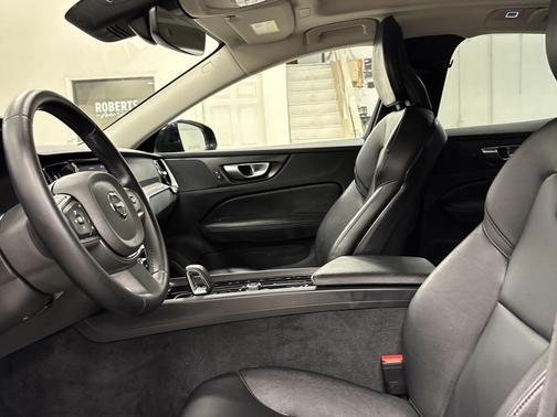 2024 Volvo S60 B5 Core Dark Theme
