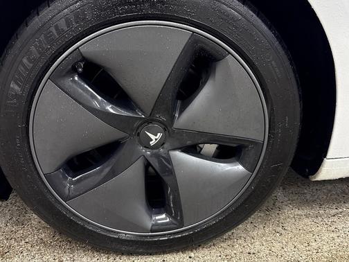 2018 Tesla Model 3 Mid Range