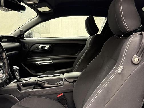 2022 Ford Mustang EcoBoost