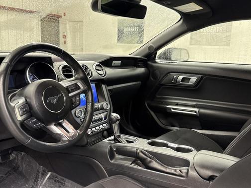 2022 Ford Mustang EcoBoost