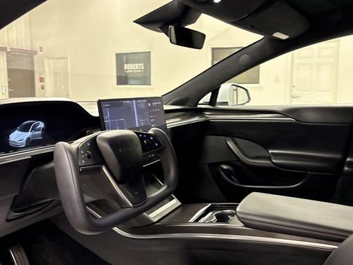2022 Tesla Model S Plaid