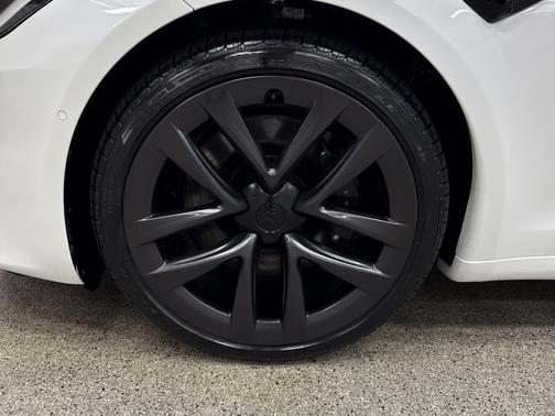 2022 Tesla Model S Plaid