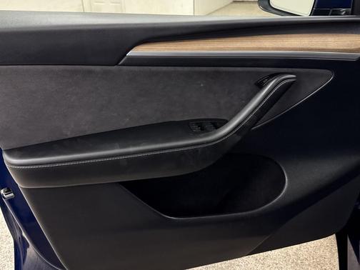 2024 Tesla Model Y Long Range Dual Motor All-Wheel Drive