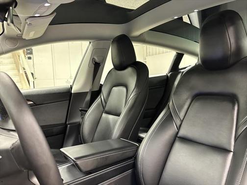 2022 Tesla Model 3 Standard Range