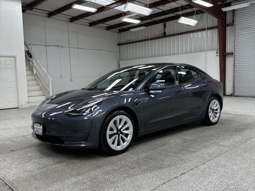 2022 Tesla Model 3 Standard Range