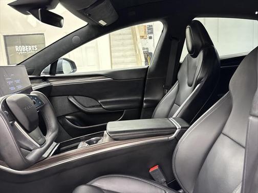 2022 Tesla Model S Base