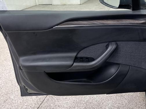 2022 Tesla Model S Base