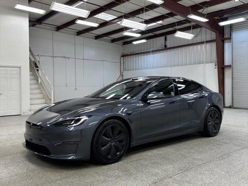 2022 Tesla Model S Base
