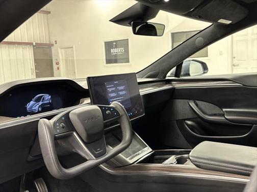 2022 Tesla Model S Base