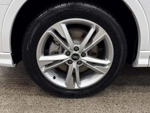 2022 Audi Q3 45 S line Premium