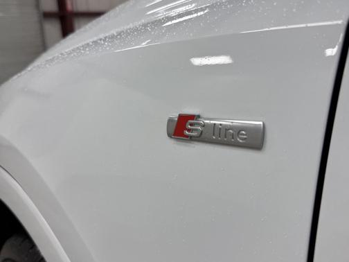 2022 Audi Q3 45 S line Premium