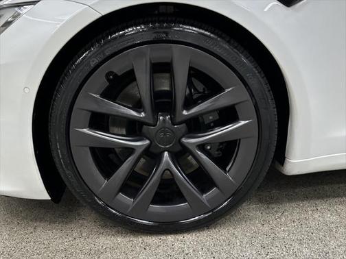 2022 Tesla Model S Plaid