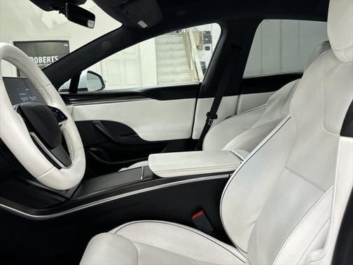 2022 Tesla Model S Plaid