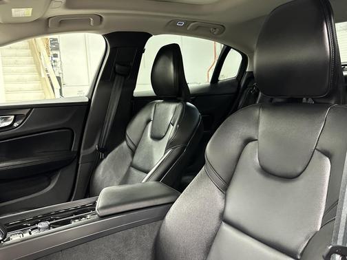 2025 Volvo S60 B5 Core