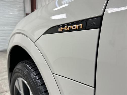 2021 Audi e-tron Premium