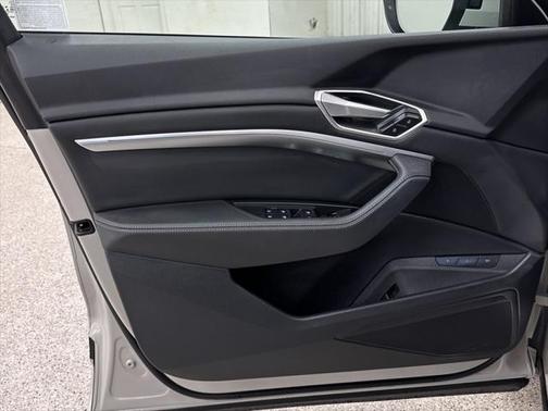 2021 Audi e-tron Premium