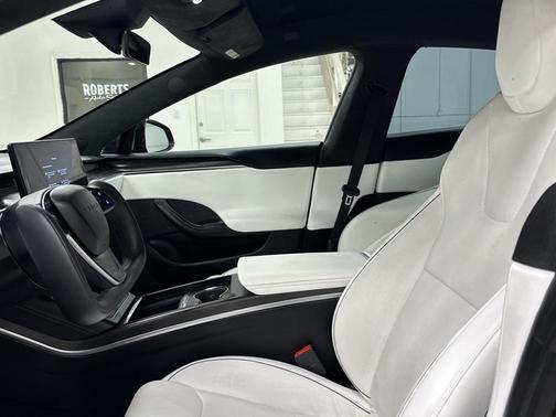 2022 Tesla Model S Plaid