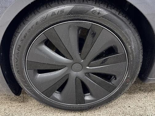 2023 Tesla Model S Base