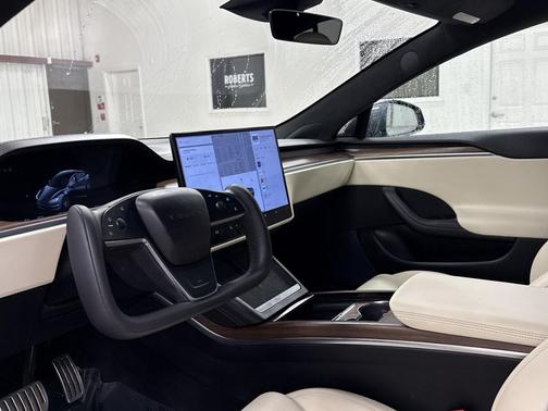 2023 Tesla Model S Base